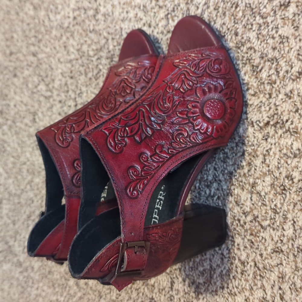 Roper Mika Closed Back Red Floral Tooled Leather Heel